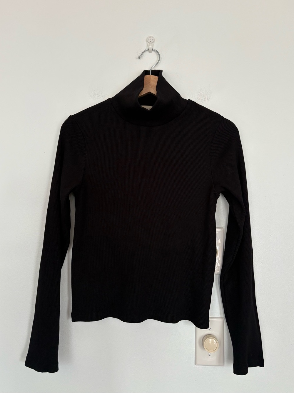 DONNI. || The Rib Turtleneck Mock Neck Long Sleeve Top Jet Black Medium - Picture 2 of 8